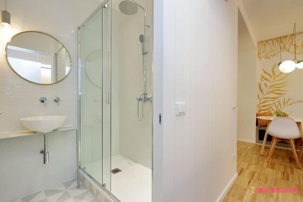 Ych-Renovated And Design Flat Close To The Center Рим Екстериор снимка